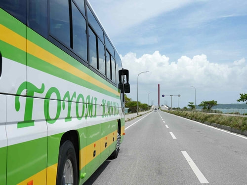 沖縄を走る豊見観光バス
